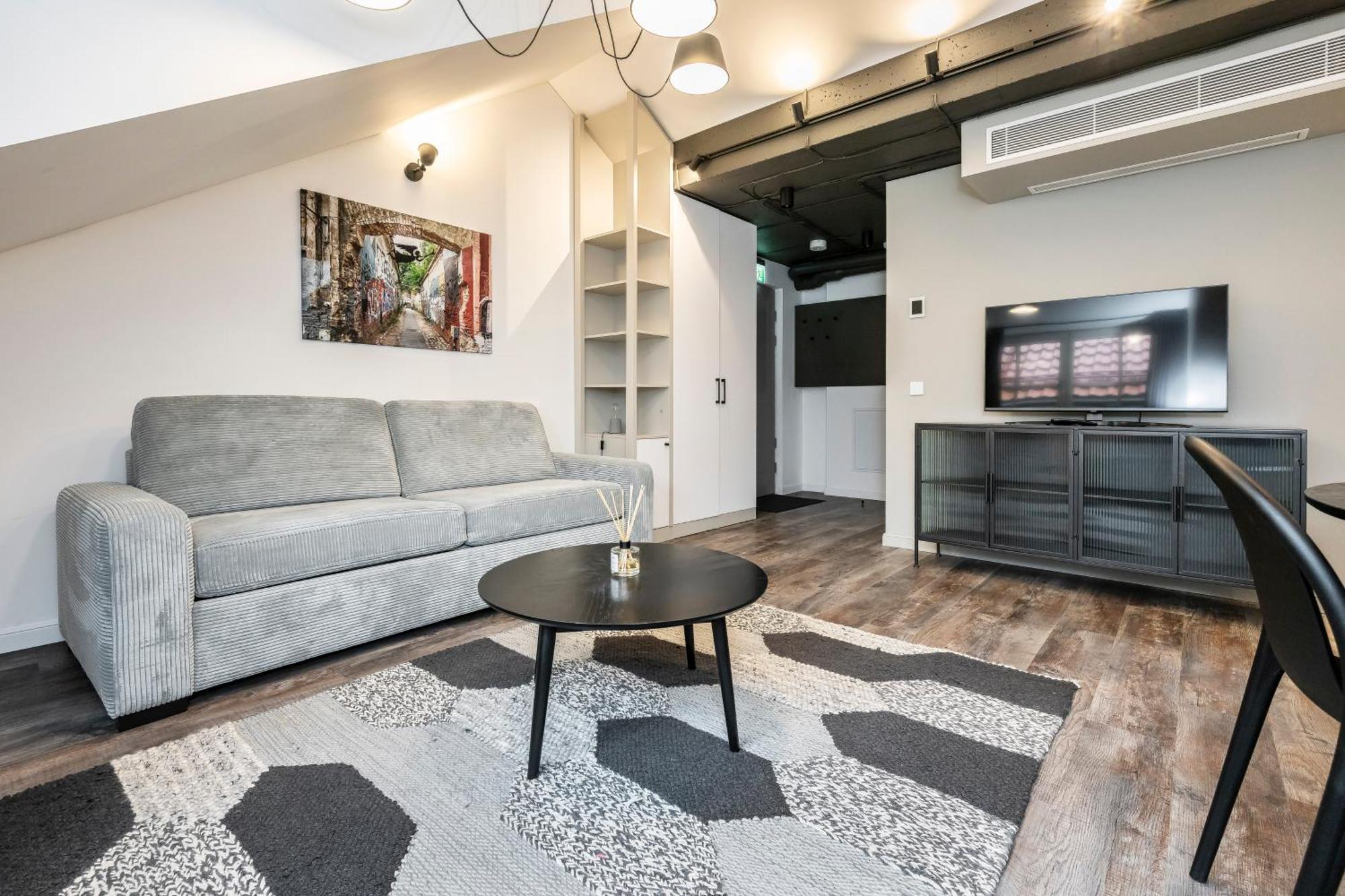 Artsy Exclusive Old Town Residence Gallery Walk 维尔纽斯 外观 照片