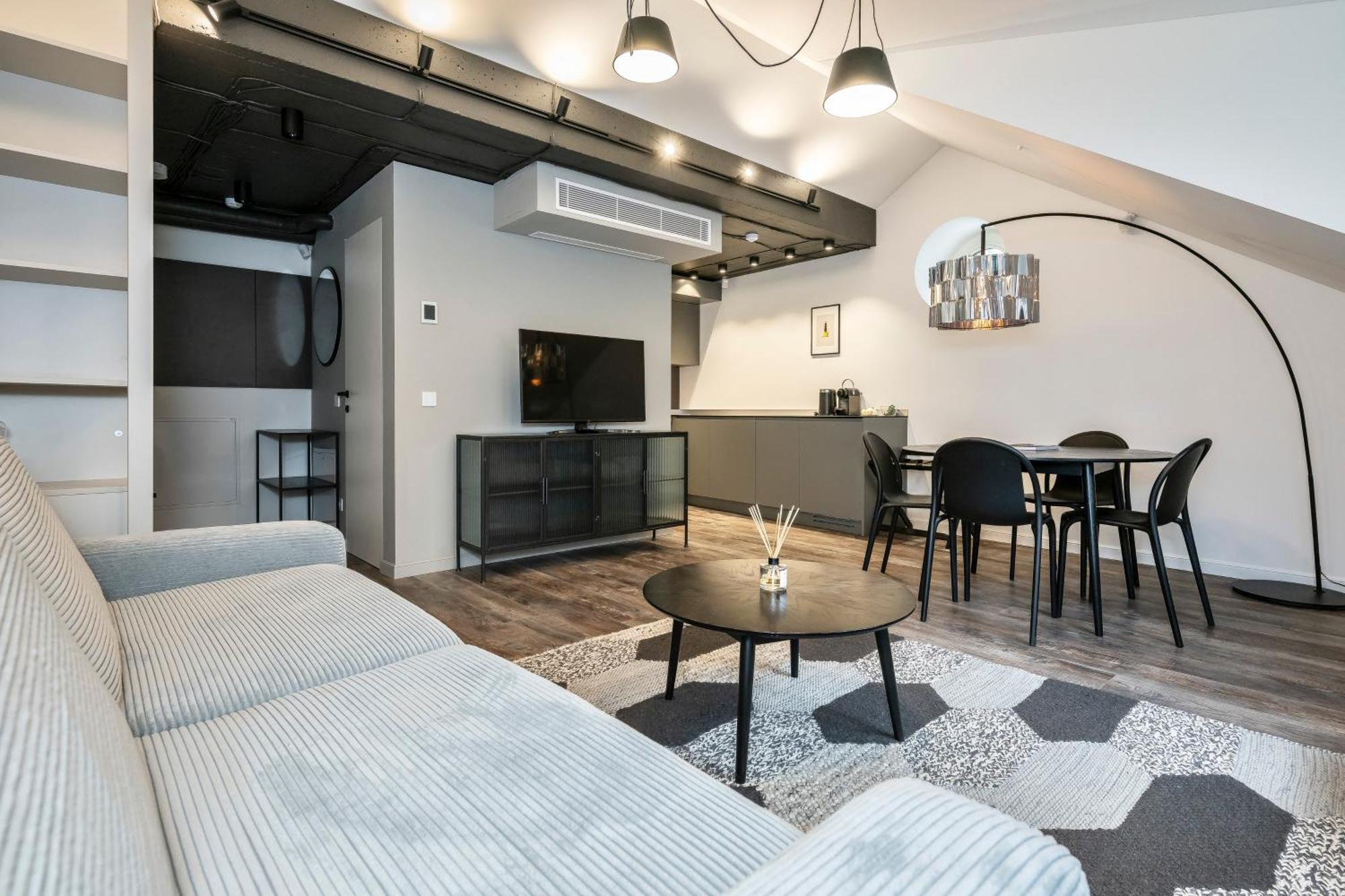 Artsy Exclusive Old Town Residence Gallery Walk 维尔纽斯 外观 照片